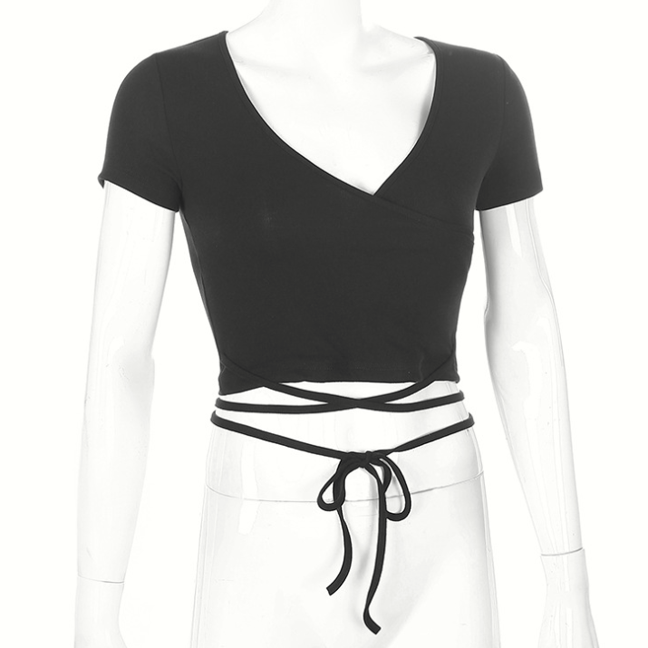 Camiseta casual de mujer slim fit con escote en V y tirantes cruzados